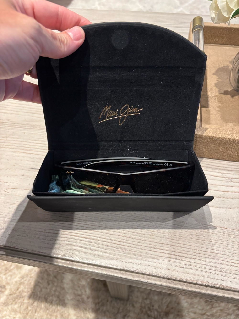 Maui Jim Black Sunglasses Case with Copper Logo - Picture 2 of 6